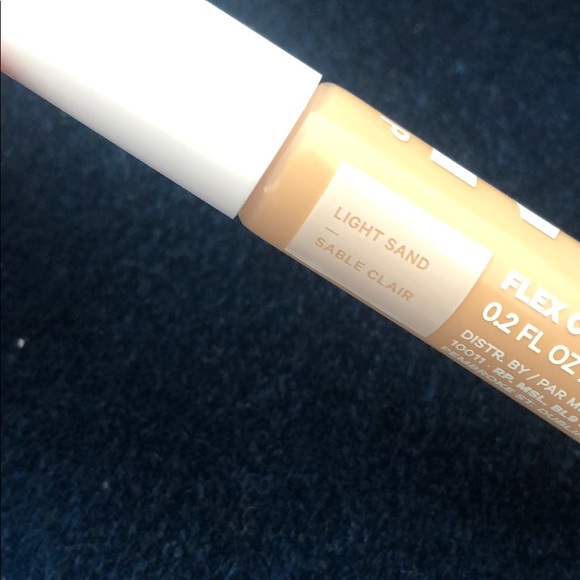 Milk Makeup Concealer - Picture 2 of 2